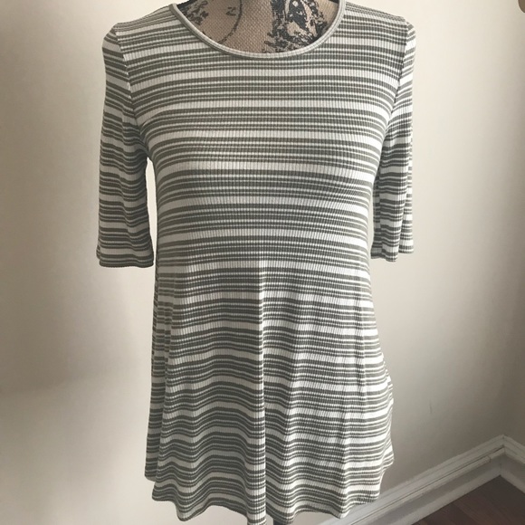 Le Lis Tops - ⬇️[Le Lis] Striped Blouse w/ Cut Out STITCHFIX